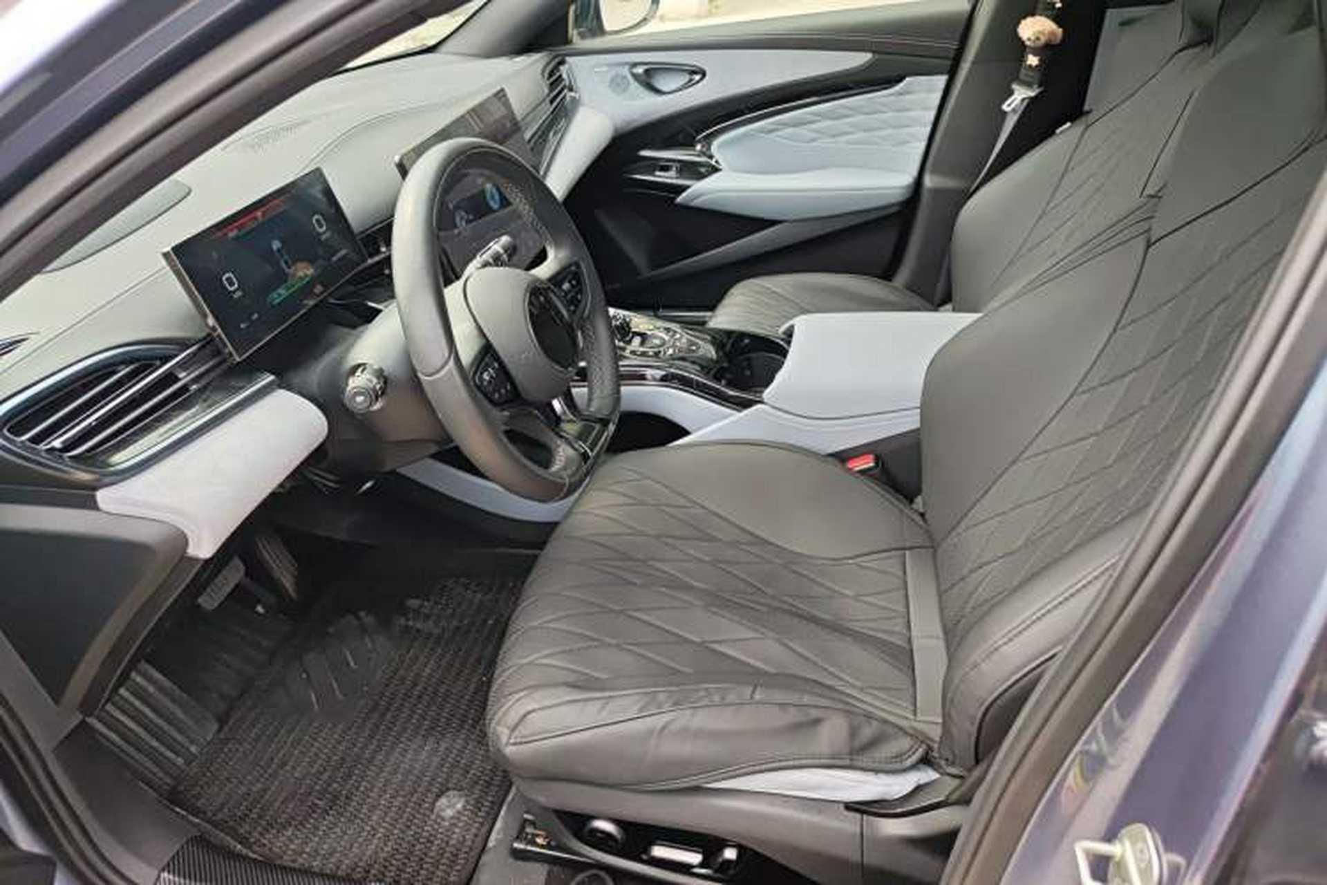 Used BYD Seal 2022 700 km Long-Range Rear-Wheel-Drive Version Left Front Seat