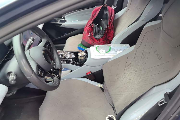 Used BYD Seal 2022 650 km All-Wheel-Drive Performance Version Left Front Seat
