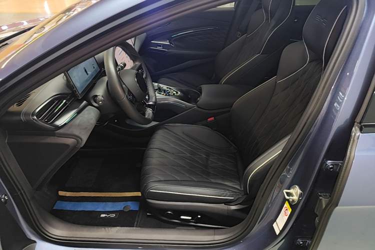 Used BYD Seal 2022 700 km Long-Range Rear-Wheel-Drive Version Left Front Seat