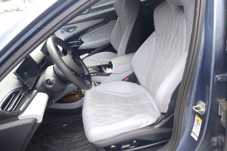 Used BYD Seal 2022 700 km Long-Range Rear-Wheel-Drive Version Left Front Seat