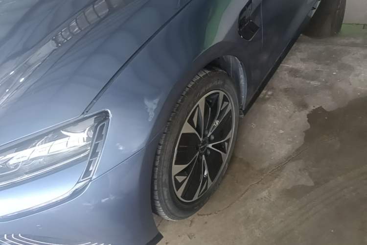 Used BYD Seal 2022 550 km Standard Range Rear-Wheel Drive Prestige Version Left Front Wheel Hub