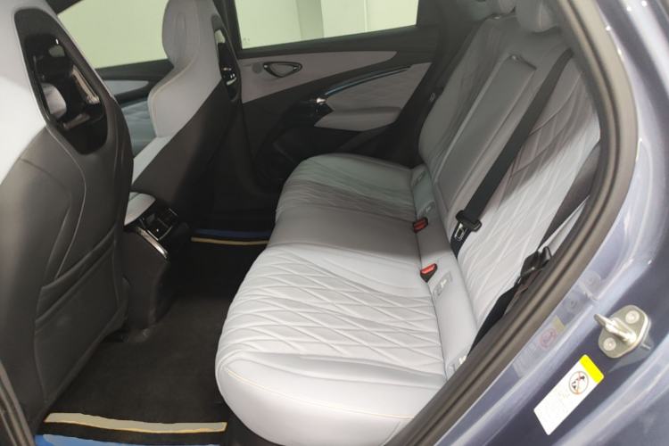 Used BYD Seal 2022 550 km Standard Range Rear-Wheel Drive Prestige Version Left Rear Seat