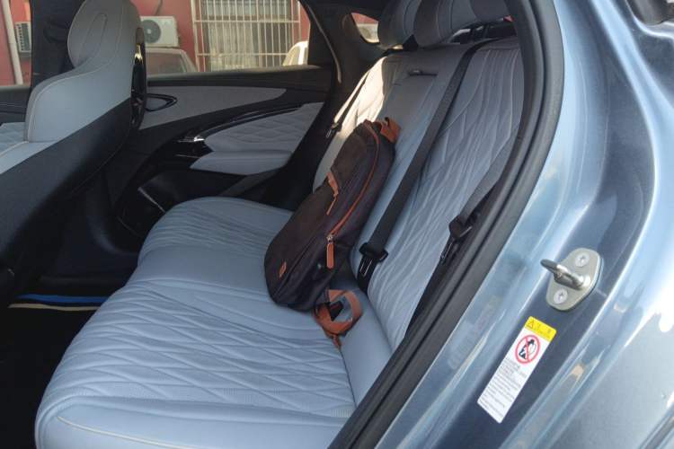 Used BYD Seal 2022 550 km Standard Range Rear-Wheel Drive Prestige Version Left Rear Seat