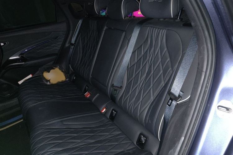 Used BYD Seal 2022 550 km Standard Range Rear-Wheel Drive Prestige Version Left Rear Seat