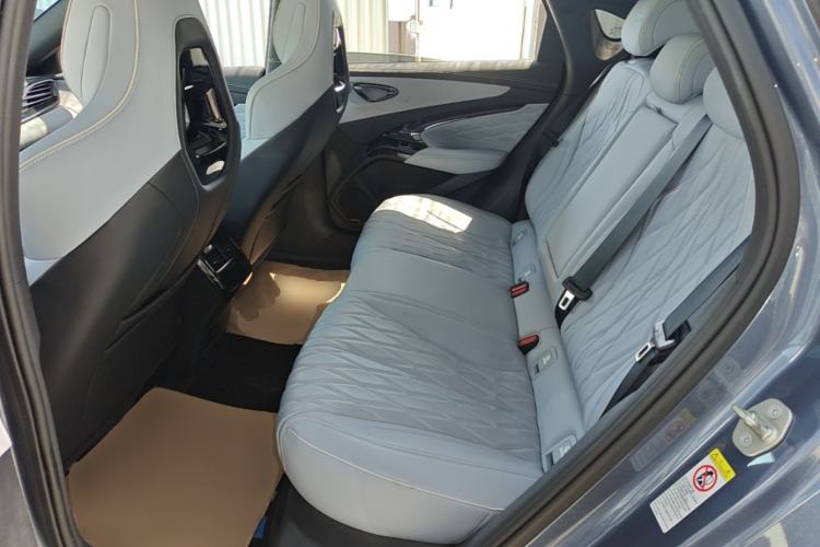 Used BYD Seal 2022 550 km Standard Range Rear-Wheel Drive Prestige Version Left Rear Seat