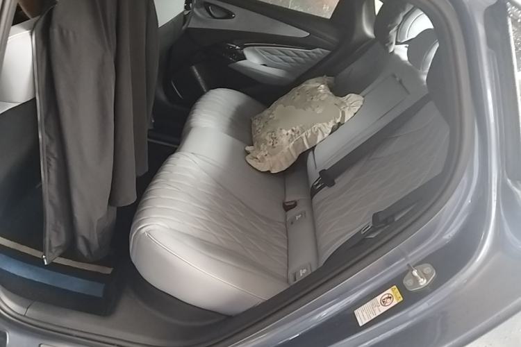 Used BYD Seal 2022 550 km Standard Range Rear-Wheel Drive Prestige Version Left Rear Seat