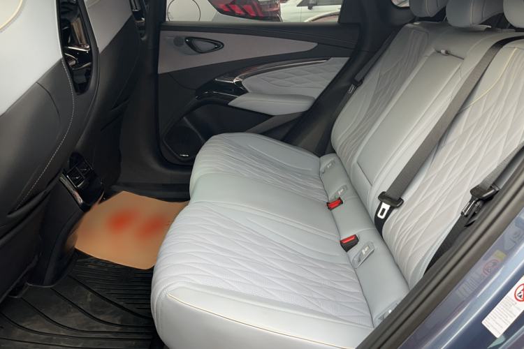 Used BYD Seal 2022 700 km Long-Range Rear-Wheel-Drive Version Left Rear Seat