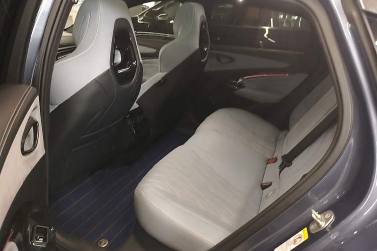 Used BYD Seal 2022 700 km Long-Range Rear-Wheel-Drive Version Left Rear Seat