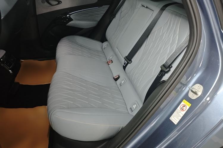 Used BYD Seal 2022 550 km Standard Range Rear-Wheel Drive Prestige Version Left Rear Seat