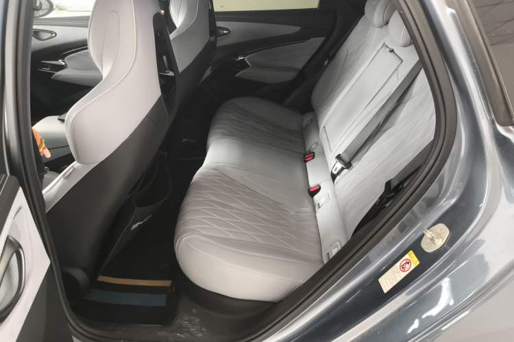 Used BYD Seal 2022 650 km All-Wheel-Drive Performance Version Left Rear Seat