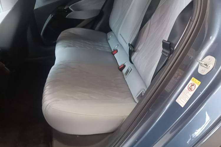 Used BYD Seal 2022 650 km All-Wheel-Drive Performance Version Left Rear Seat