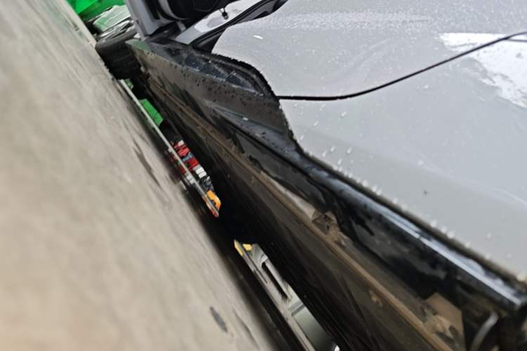 Used BYD Seal 2022 700 km Long-Range Rear-Wheel-Drive Version Left Side Sill