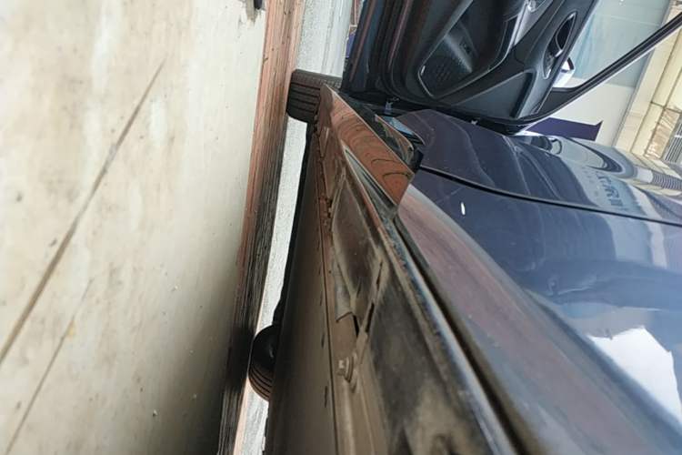 Used BYD Seal 2022 550 km Standard Range Rear-Wheel Drive Prestige Version Left Side Sill