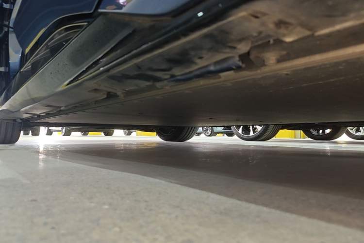 Used BYD Seal 2022 700 km Long-Range Rear-Wheel-Drive Version Left Side Sill