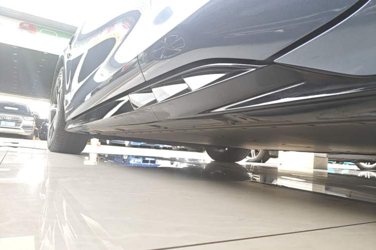 Used BYD Seal 2022 700 km Long-Range Rear-Wheel-Drive Version Left Side Sill