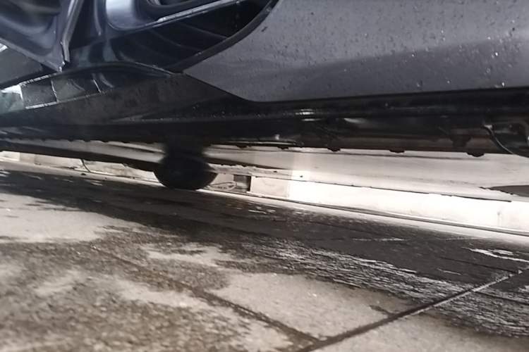 Used BYD Seal 2022 550 km Standard Range Rear-Wheel Drive Prestige Version Left Side Sill