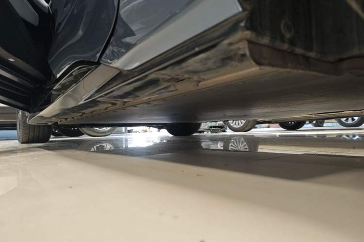 Used BYD Seal 2022 550 km Standard Range Rear-Wheel Drive Prestige Version Left Side Sill