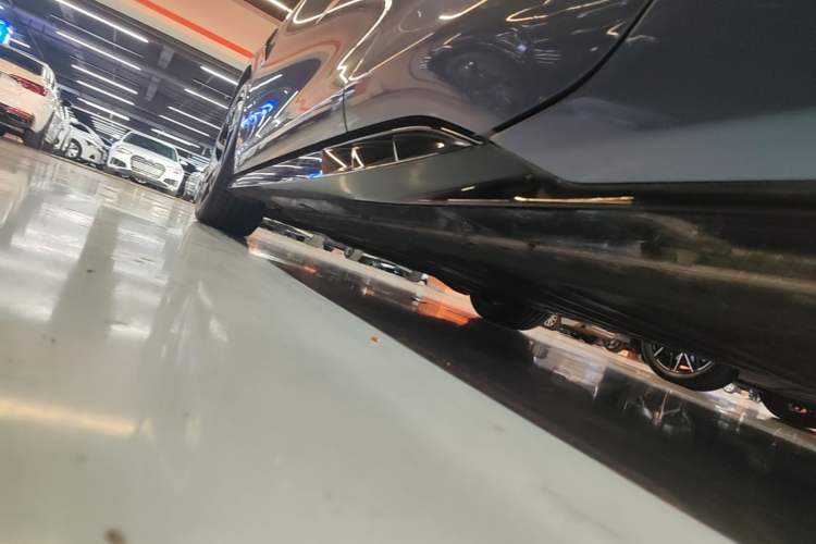 Used BYD Seal 2022 700 km Long-Range Rear-Wheel-Drive Version Left Side Sill