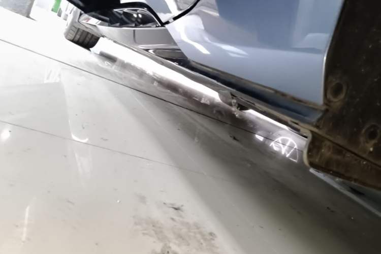 Used BYD Seal 2022 700 km Long-Range Rear-Wheel-Drive Version Left Side Sill