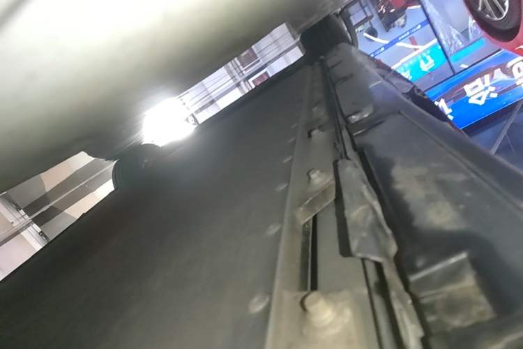 Used BYD Seal 2022 550 km Standard Range Rear-Wheel Drive Prestige Version Left Side Sill