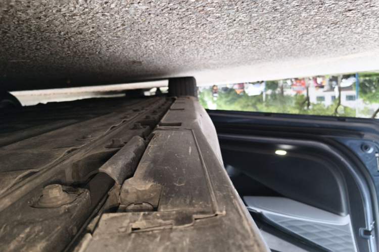 Used BYD Seal 2022 700 km Long-Range Rear-Wheel-Drive Version Left Side Sill