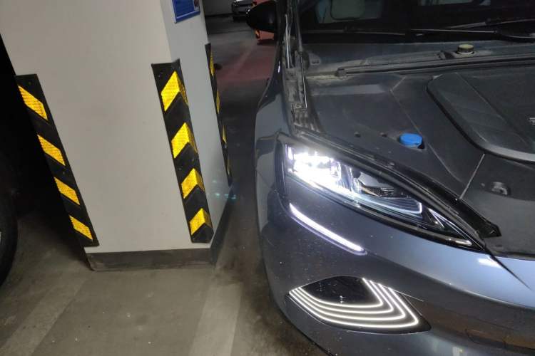 Used BYD Seal 2022 650 km All-Wheel-Drive Performance Version Right Front Headlight