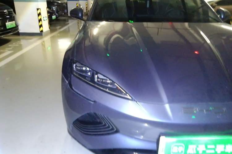 Used BYD Seal 2022 550 km Standard Range Rear-Wheel Drive Prestige Version Right Front Headlight