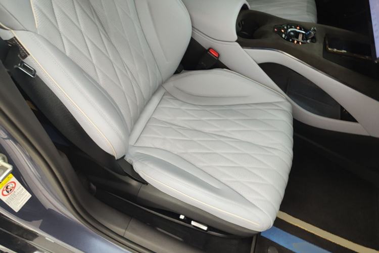 Used BYD Seal 2022 550 km Standard Range Rear-Wheel Drive Prestige Version Right Front Seat