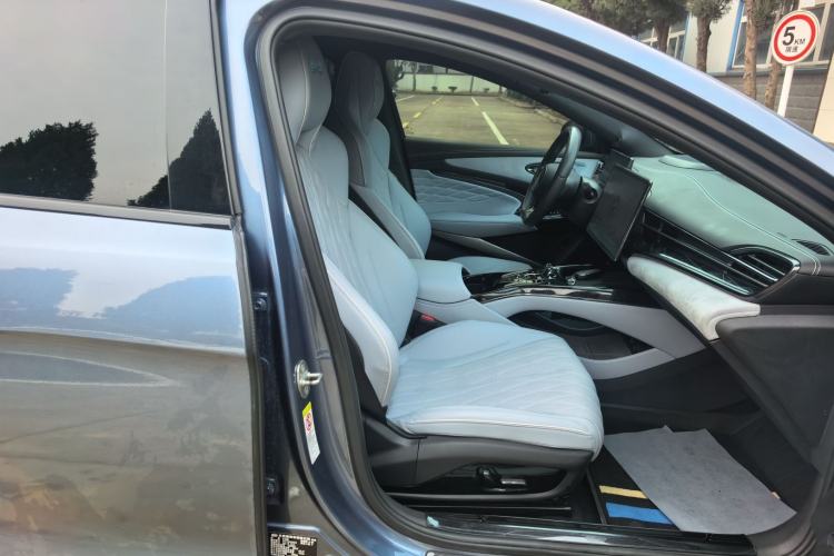 Used BYD Seal 2022 700 km Long-Range Rear-Wheel-Drive Version Right Front Seat