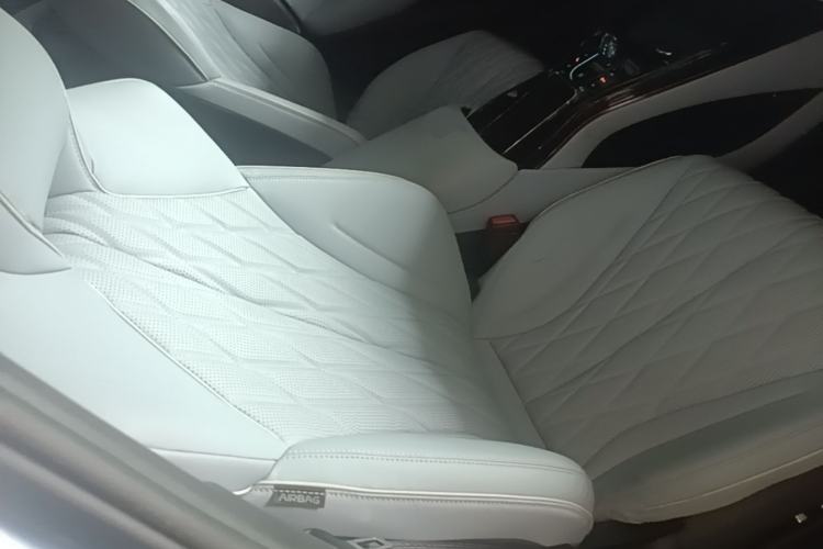 Used BYD Seal 2022 550 km Standard Range Rear-Wheel Drive Prestige Version Right Front Seat