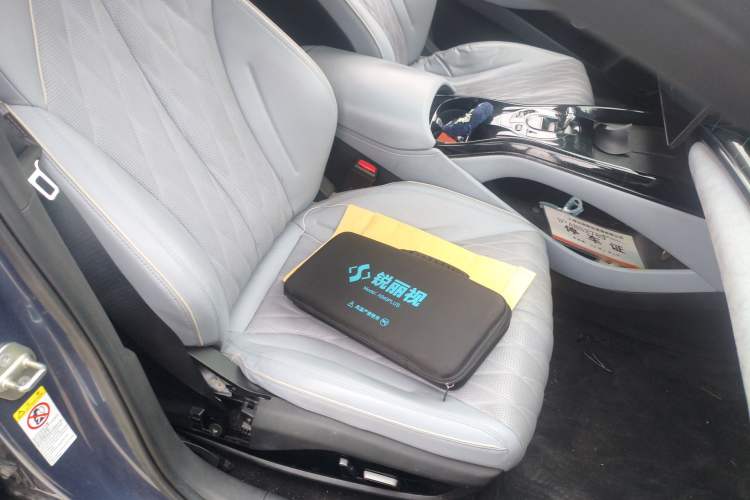 Used BYD Seal 2022 700 km Long-Range Rear-Wheel-Drive Version Right Front Seat