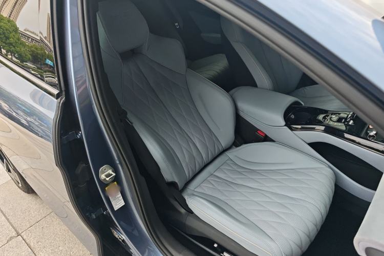 Used BYD Seal 2022 700 km Long-Range Rear-Wheel-Drive Version Right Front Seat