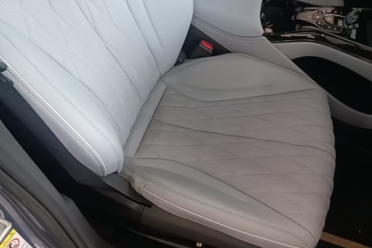 Used BYD Seal 2022 650 km All-Wheel-Drive Performance Version Right Front Seat