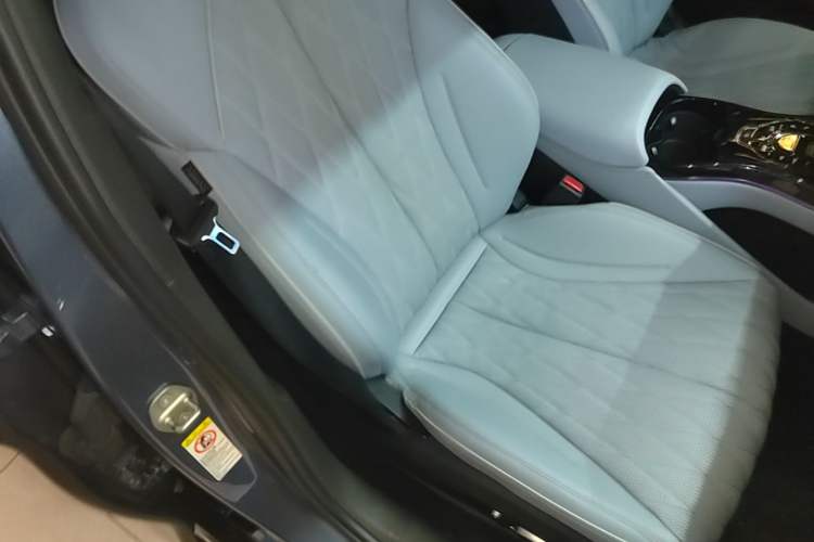 Used BYD Seal 2022 550 km Standard Range Rear-Wheel Drive Prestige Version Right Front Seat