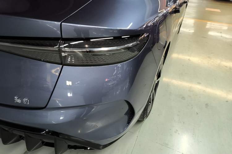 Used BYD Seal 2022 650 km All-Wheel-Drive Performance Version Right Rear Taillight