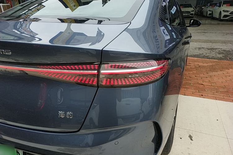 Used BYD Seal 2022 550 km Standard Range Rear-Wheel Drive Prestige Version Right Rear Taillight