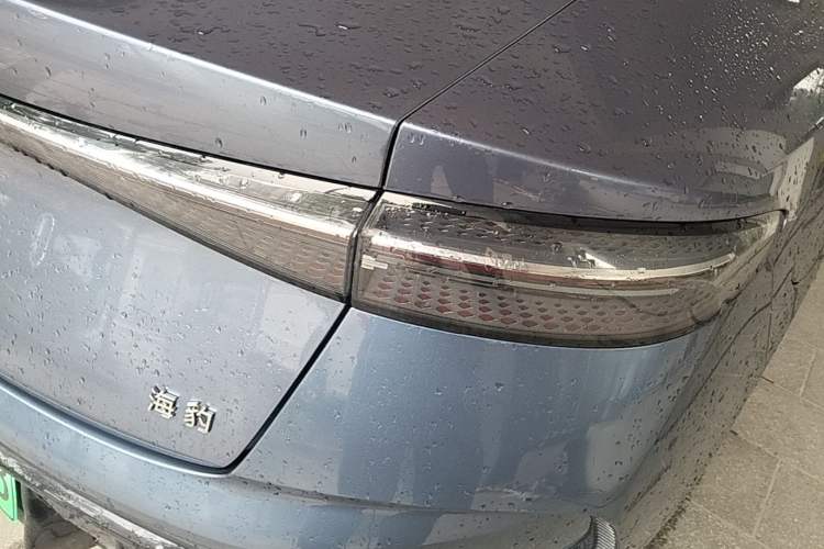 Used BYD Seal 2022 550 km Standard Range Rear-Wheel Drive Prestige Version Right Rear Taillight