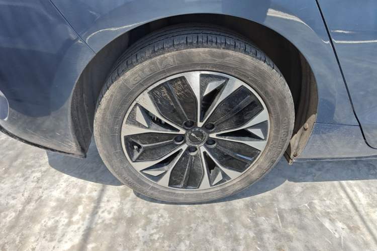 Used BYD Seal 2022 550 km Standard Range Rear-Wheel Drive Prestige Version Right Rear Wheel Hub