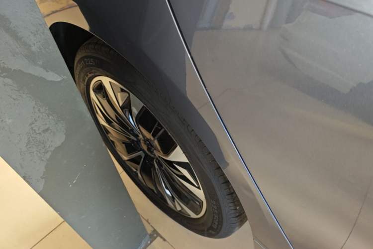 Used BYD Seal 2022 550 km Standard Range Rear-Wheel Drive Prestige Version Right Rear Wheel Hub