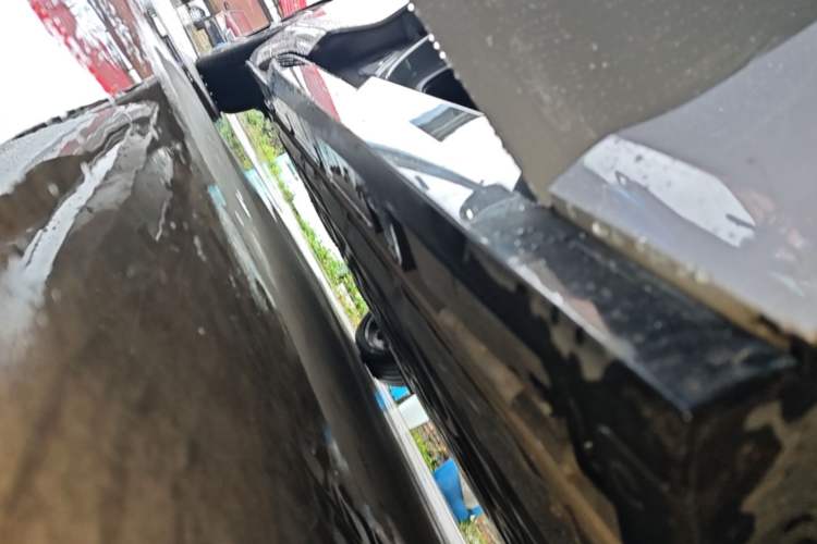 Used BYD Seal 2022 700 km Long-Range Rear-Wheel-Drive Version Right Side Sill