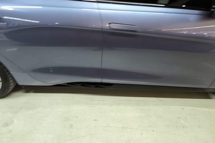 Used BYD Seal 2022 650 km All-Wheel-Drive Performance Version Right Side Sill