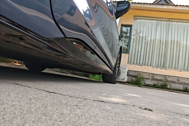 Used BYD Seal 2022 550 km Standard Range Rear-Wheel Drive Prestige Version Right Side Sill
