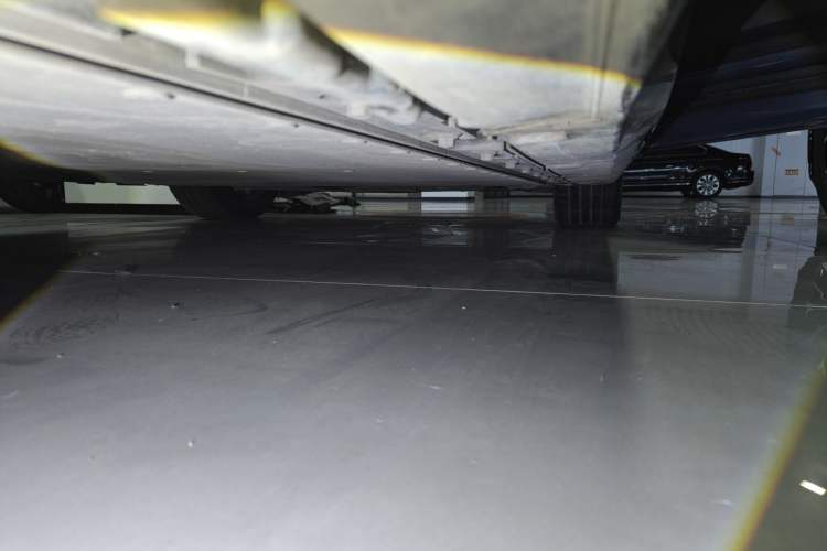Used BYD Seal 2022 700 km Long-Range Rear-Wheel-Drive Version Right Side Sill