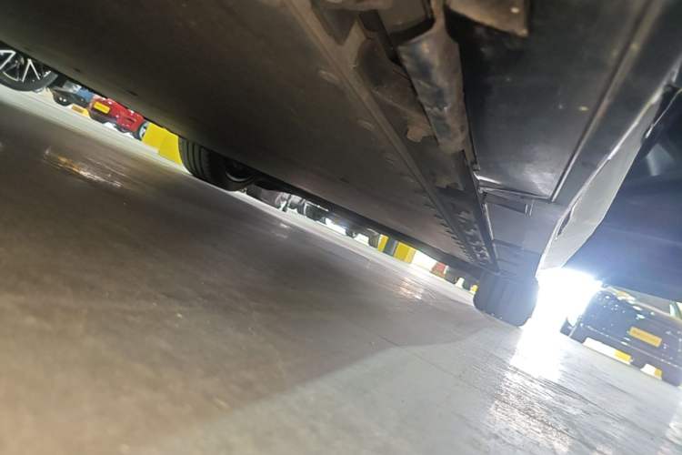 Used BYD Seal 2022 700 km Long-Range Rear-Wheel-Drive Version Right Side Sill