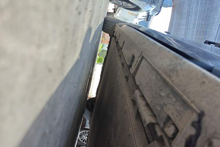 Used BYD Seal 2022 550 km Standard Range Rear-Wheel Drive Prestige Version Right Side Sill