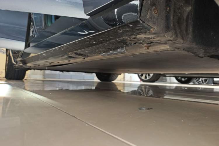Used BYD Seal 2022 550 km Standard Range Rear-Wheel Drive Prestige Version Right Side Sill
