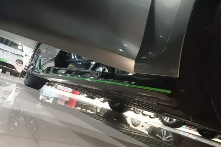 Used BYD Seal 2022 650 km All-Wheel-Drive Performance Version Right Side Sill