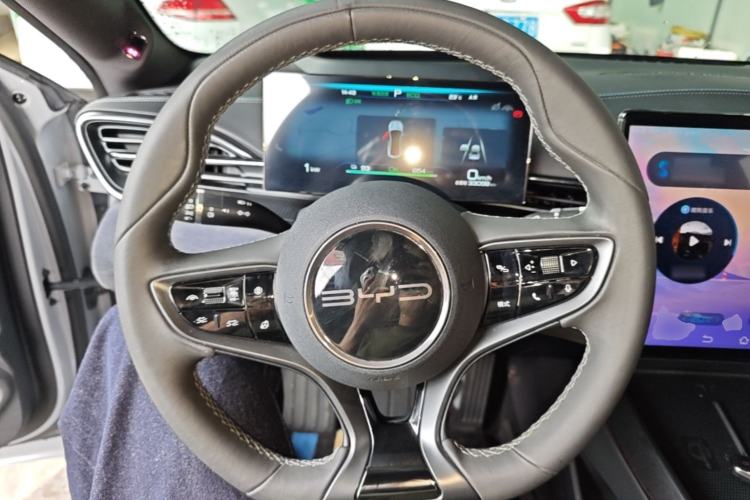 Used BYD Seal 2022 700 km Long-Range Rear-Wheel-Drive Version Steering Wheel