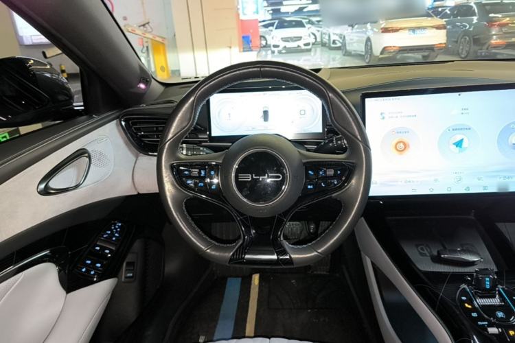 Used BYD Seal 2022 650 km All-Wheel-Drive Performance Version Steering Wheel