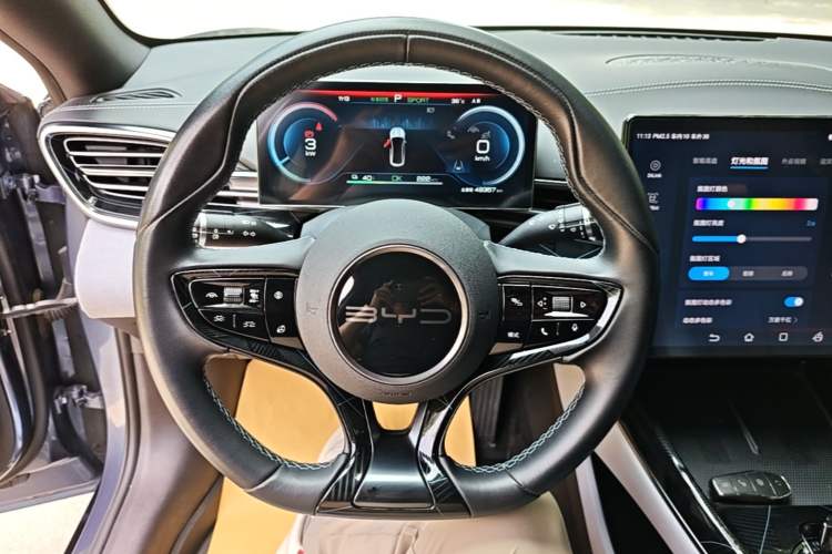 Used BYD Seal 2022 550 km Standard Range Rear-Wheel Drive Prestige Version Steering Wheel